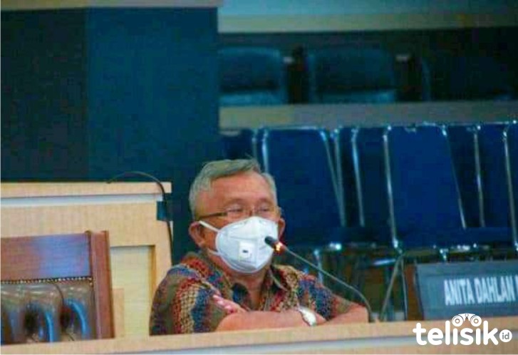 Ketua Fraksi Gerindra DPRD Kota Kendari. Simon Mantong. Foto: Musdar/Telisik
