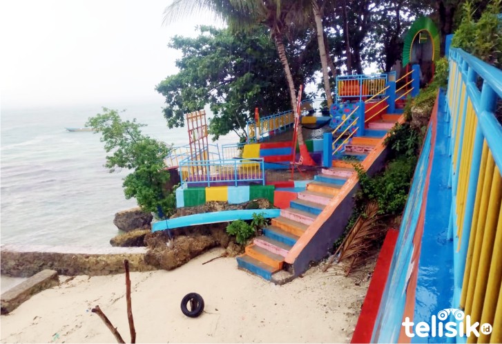 Destinasi wisata Taman Bukit Kaluku, yang terletak di lingkungan Kaluku, Kelurahan Bone-bone, Kecamatan Batupoaro, Kota Baubau, Sulawesi Tenggara. Tempat ini terlihat sepi pengunjung karena penutupan sementara lantaran Corona. Foto: Deni Djohan/Telisik