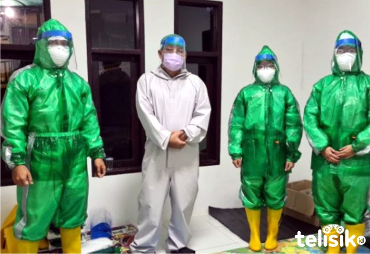 Juru Bicara Gugus Tugas Percepatan Penanganan COVID-19 Kolaka Utara, dr. Syarif Nur Ramly bersama tim medis COVID-19 BLUD RS Djafar Harun. Foto. Ist.