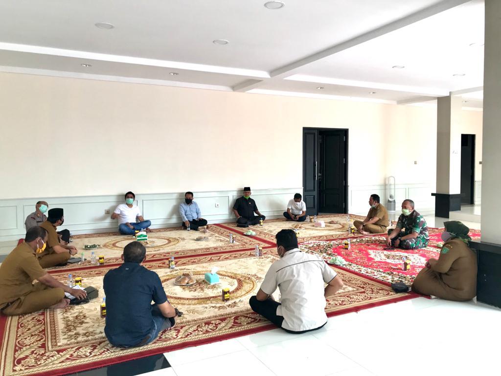 Ketua Umum BPP HIPMI Mardani Maming bertemu dengan Tim Satgas COVID-19 Kabupaten Tanah Bumbu. Foto: Ist
