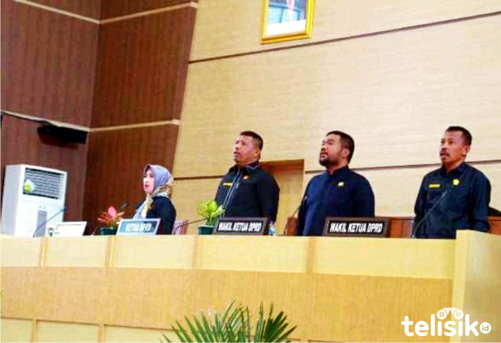 Pimpinan DPRD Bersama Ketua TAPD Pemkot Kendari. Foto: Musdar/Telisik