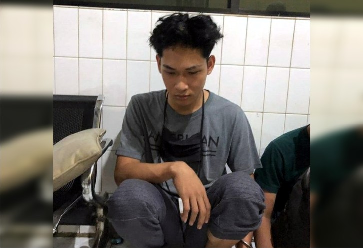 Ekspresi YouTuber Ferdian Paleka saat tertangkap polisi. Foto: Instagram.com/garizluis37