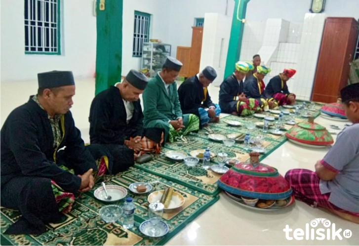 Haroa Khadiri oleh perangkat Masjid Quba Kelurahan Baadia Kota Baubau. Foto: Ridwan/Telisik