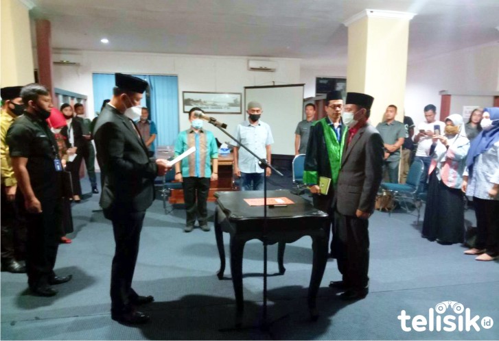 Suasana pelantikan Kepala Dinas Kependudukan dan Pencatatan Sipil Konawe oleh Sekda Konawe. Foto: Surya/Telisik