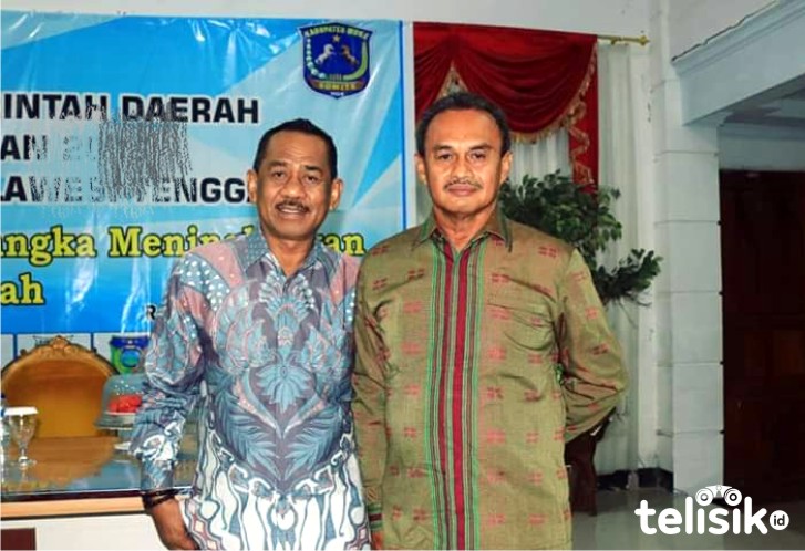 Kepala BPKAD Muna, Amrin Fiini (baju hijau) bersama Asisten III, Ali Basa. Foto: Naryo/Telisik