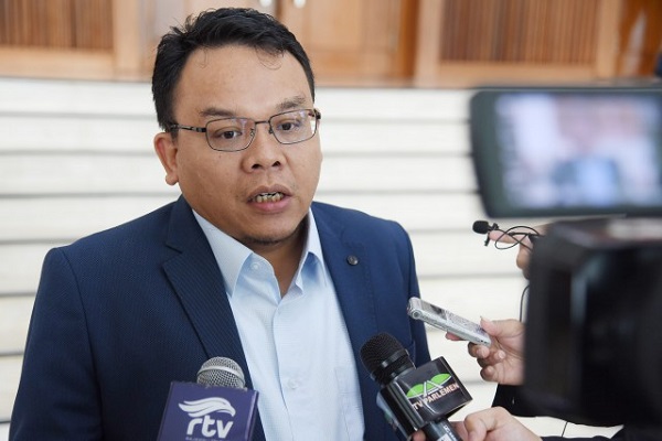 Politikus Partai Amanat Nasional (PAN), Saleh Partaonan Daulay meminta ketegasan pemerintah soal TKA dari China. Foto: Repro monitor.co.id