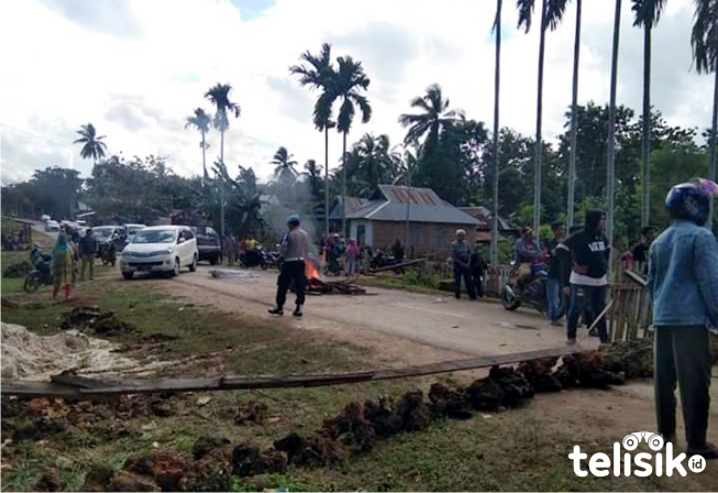 Aksi blokade jalan yang dilakukan Germas. Foto: Ist.