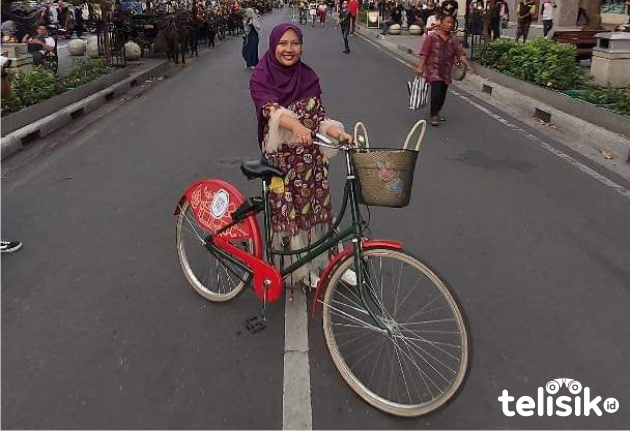 Bella Kartika Aprilia, pemilik hak paten 11 motif batik. Foto: Affan Safani Adham/Telisik