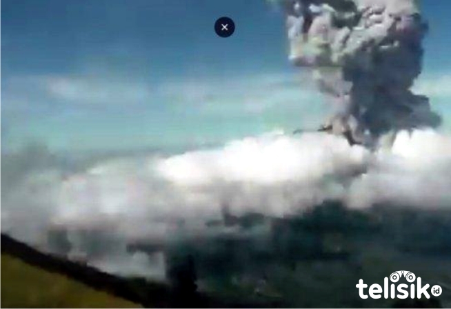 Letusan Gunung Merapi terpantau kamera CCTV dari BPPTKG Yogyakarta. Foto: Affan Safani Adham/Telisik