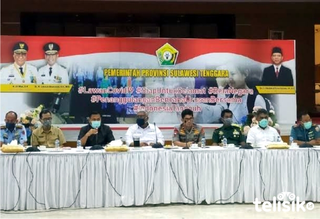 Gubernur Sultra, Ali Mazi (tengah) bersama jajarannya optimis tangani Pandemi COVID-19.  Foto: Ist.