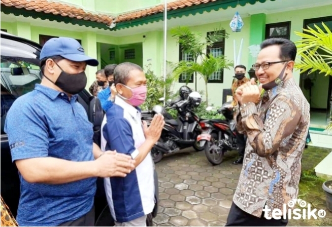 Wakil Wali Kota Yogyakarta, Drs Heroe Poerwadi, MA (baju batik). Foto: Affan Safani Adham/Telisik