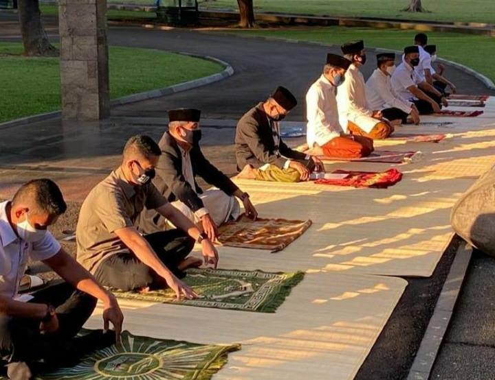 Suasana salat Idul Adha di Istana Kepresidenan Bogor. Foto: Repro Instagram