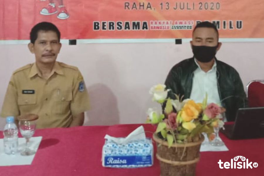 Aksar, Komisioner Bawaslu Muna bersama Sekretaris Disdukcapil, Muhamad Sanusi pada Rakor pengawasan pencoklitan. Foto: Sunaryo/Telisik