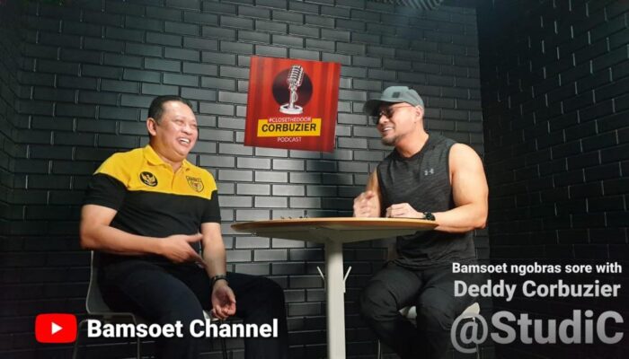Ketua MPR RI, Bambang Soesatyo (Bamsoet) belakangan ini sering tampil ngevlog dengan sejumlah youtuber top di Indonesia, salah satu di antaranya Deddy Corbuzier. Foto: Ist.