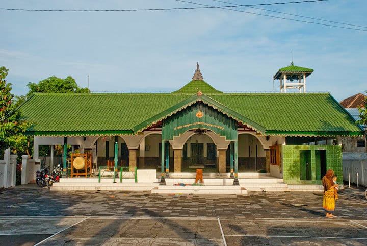 Masjid Jami' mempunyai pesona tersendiri yang dapat memikat banyak orang untuk datang ke Desa Mlangi, baik yang bertujuan untuk salat maupun berziarah. Foto: Ist.