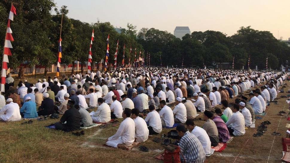 Hari Raya Idul Adha 10 Zulhijah 1441 Hijriah,   Kementerian Agama (Kemenag) Kabupaten Konawe mempersilakan warga untuk salat Id di masjid-masjid atau di lapangan. Foto: Repro Suara.com