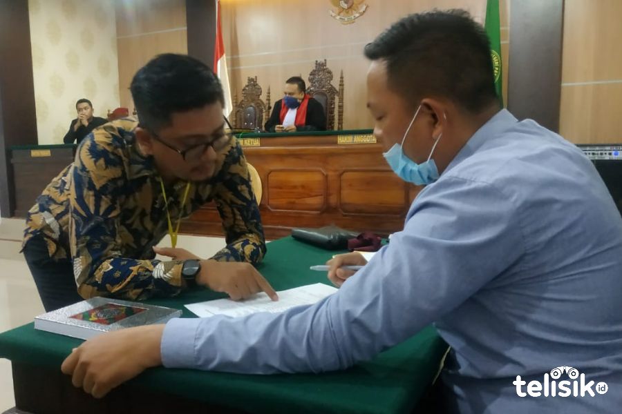 Situasi sidang Praperadilan penerbitan SP3 terkait dugaan Ijazah Palsu, La Ode Arusani. Foto: Deni Djohan/Telisik