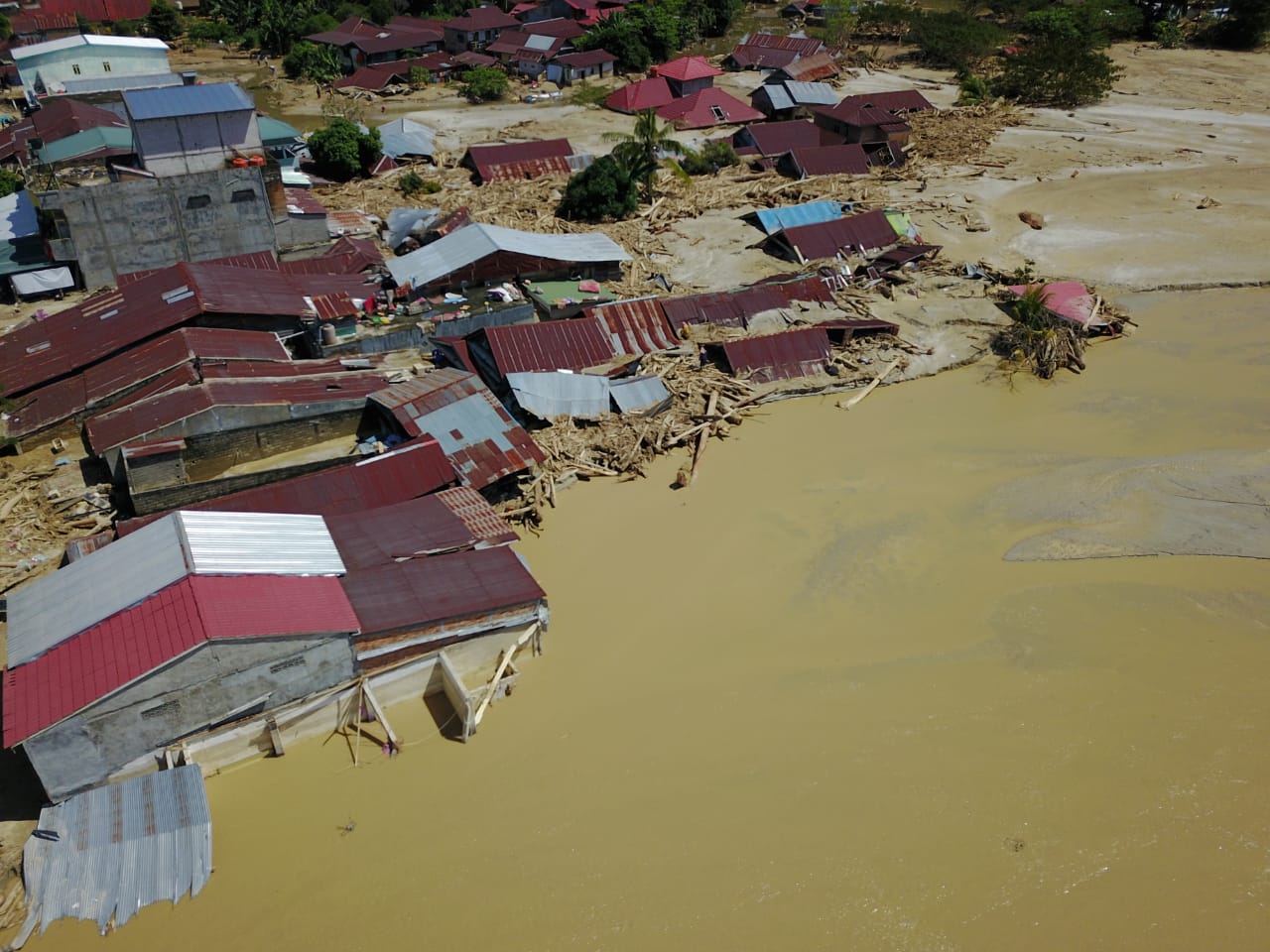 Inilah kondisi pemukiman warga di Luwu Utara yang terhempas banjir bandang. Foto : Ist.