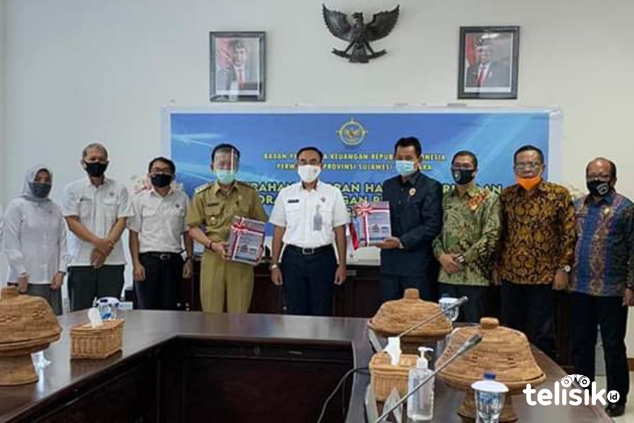 Wakil Bupati Muna, Abdul Malik Ditu usai menerima dokumen WTP dari BPK. Foto: Ist.
