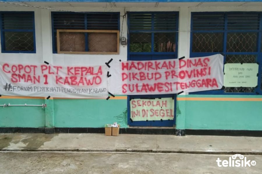 SMA 1 Kabawo yang disegel. Foto: Sunaryo/Telisik