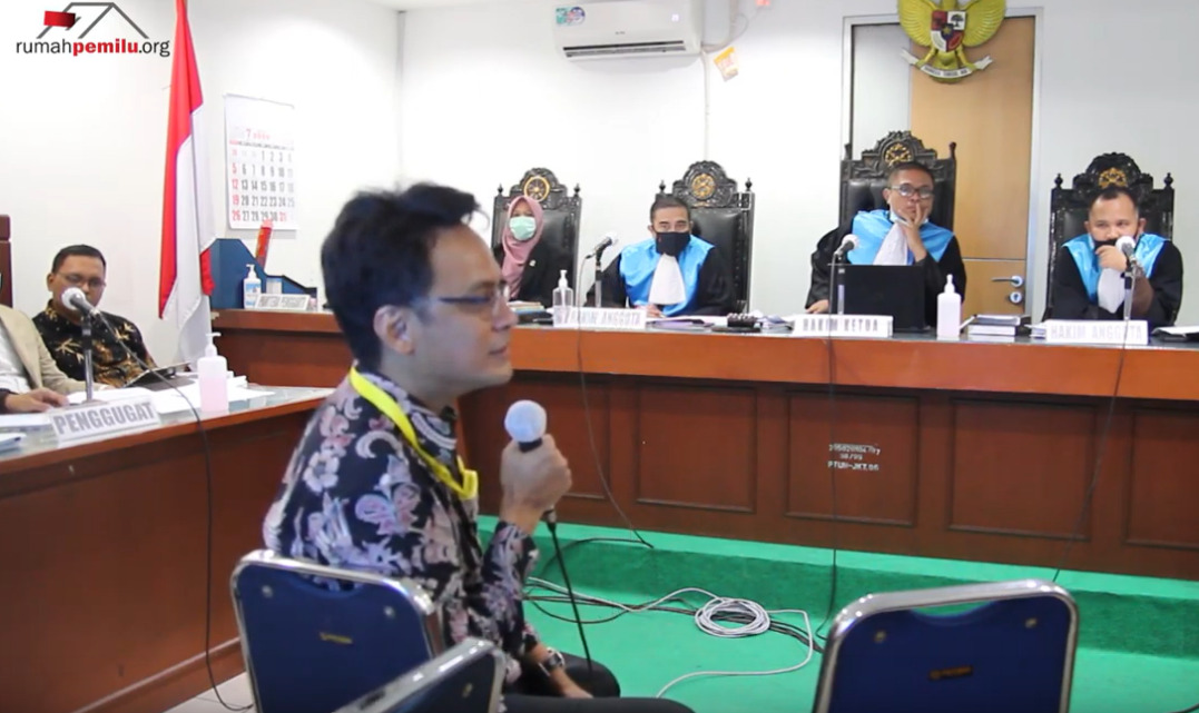 E. Fernando M. Manullang, Ahli Filsafat Hukum. Foto: Ist.