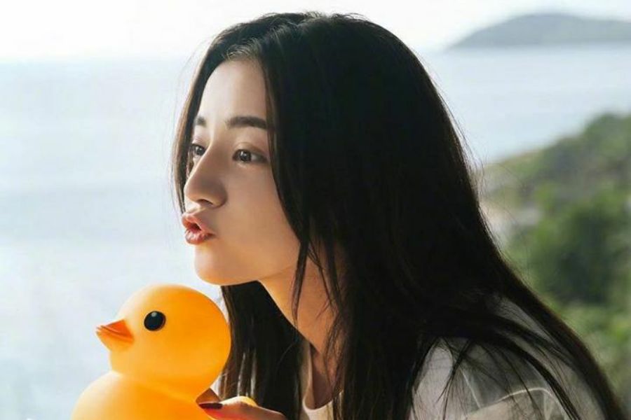 Dilraba Dilmurat, Aktris asal China. Foto: Instagram/dear_dlrb