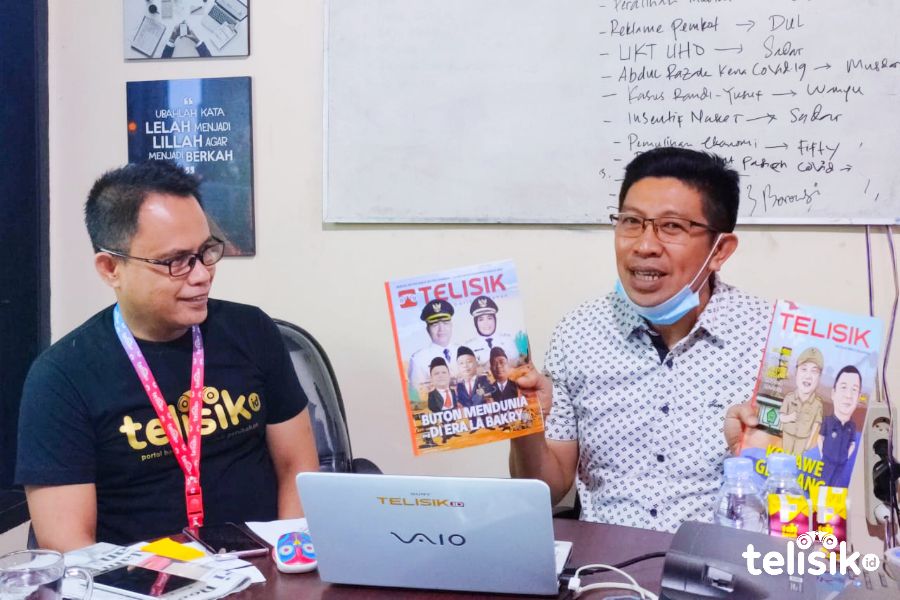Plt Kadis Kominfo Sultra, Syaifullah bersama Direktur Utama Telisik.id, M Nasir Idris. Foto: Denita Azzahra Cameristika/Telisik 