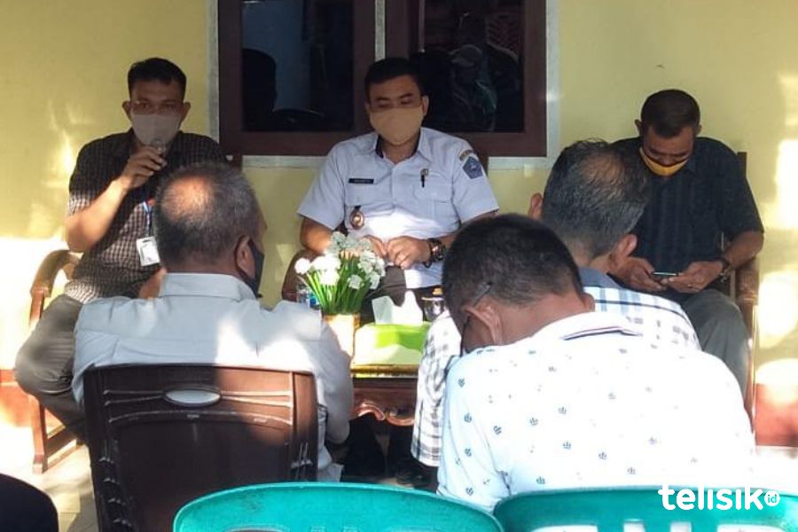 Suasana Reses Anggota DPRD Kendari, Sahabuddin (kiri). Foto: Musdar/Telisik