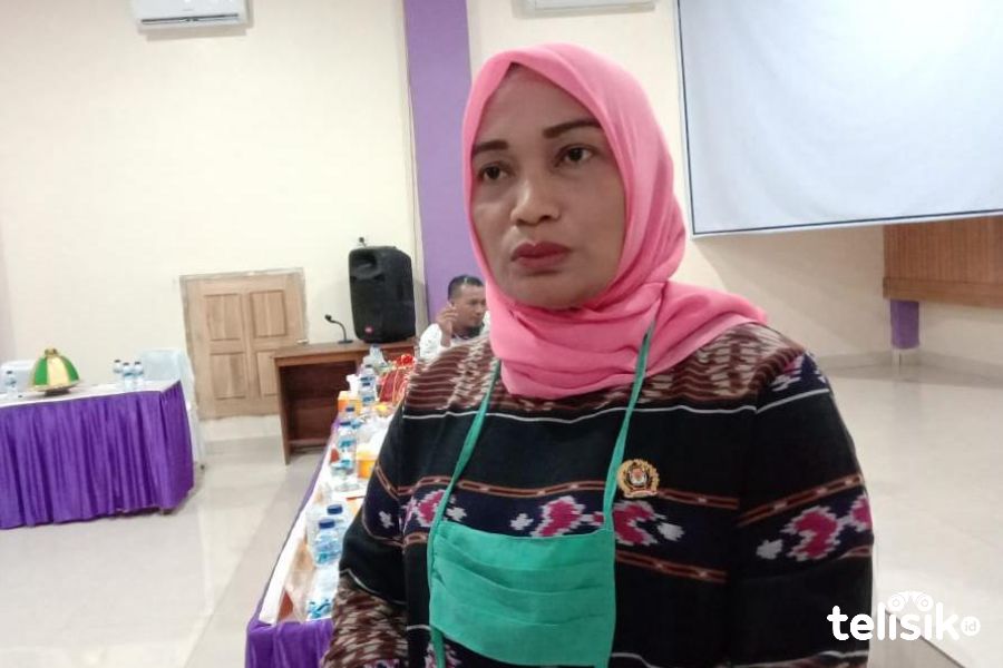 Kordiv Data dan Program KPU Muna, Yuliana Rita. Foto: Sunaryo/Telisik