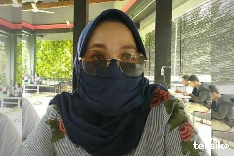 DS, janda cantik yang melaporkan kekasihnya di Polda Sumut. Foto: Ones Lawolo/Telisik