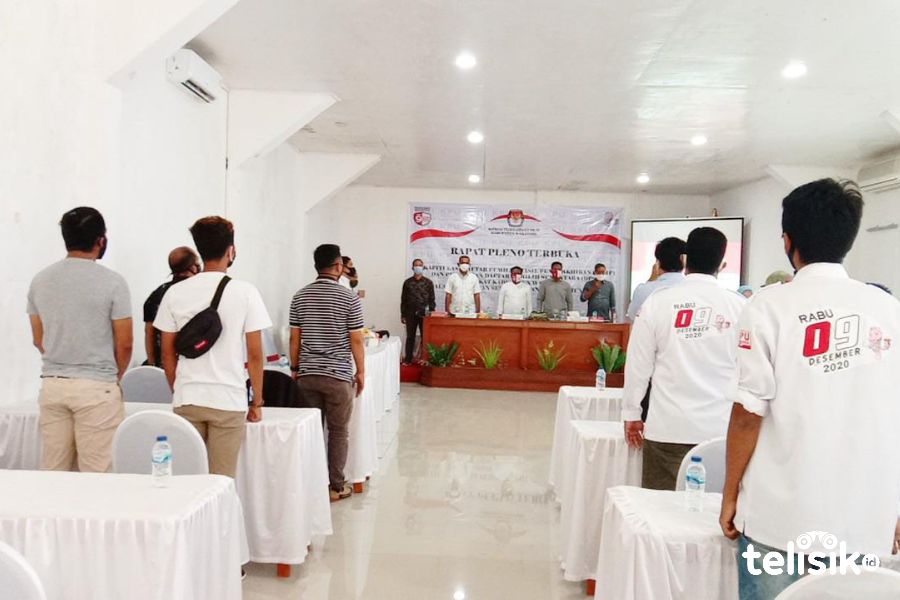 Suasana rapat pleno KPU Wakatobi. Foto: Mohamad Lukman Saputra/Telisik