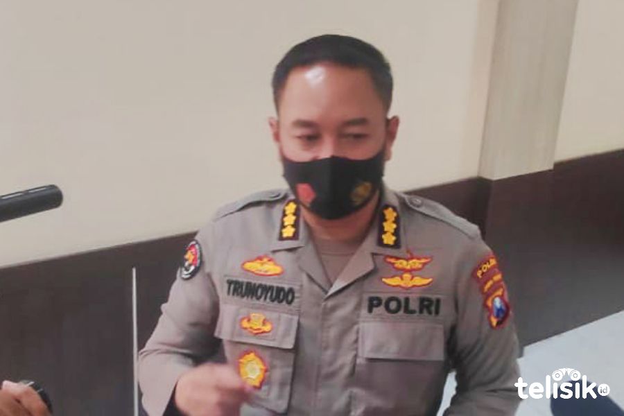 Kabidhumas Polda Jatim, Kombes Pol Trunoyudo Wisnu Andiko. Foto: Try Wahyudi Ari Setyawan/Telisik