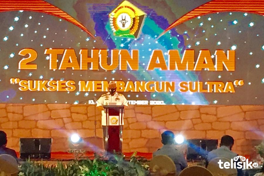 Gubernur Ali Mazi saat menyampaikan sambutannya. Foto: Siswanto Azis/Telisik