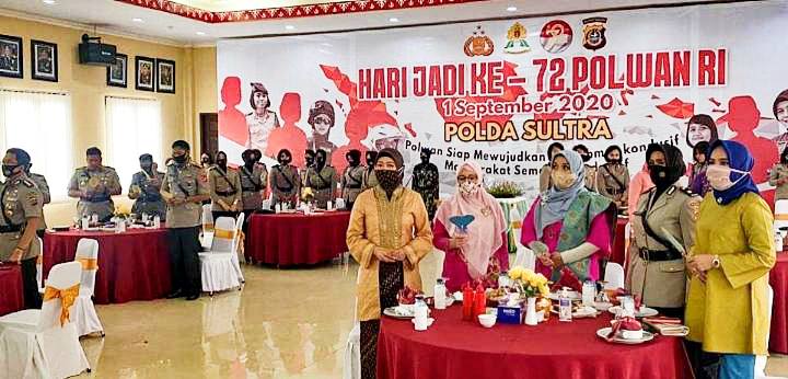 Kegiatan hari jadi Polwan ke-72 di Aula Dachara Polda Sultra. Foto: Ist.