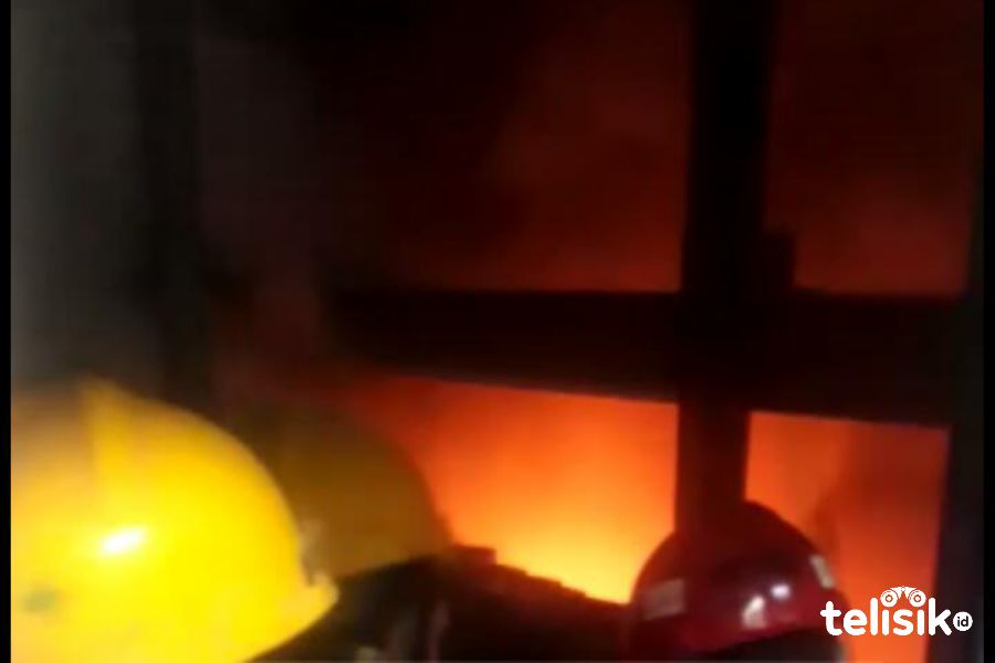 Screenshot dari video yang memperlihatkan kebakaran di lift Gedung Nusantara I DPR-RI. Foto: Rahmat Tunny/Telisik