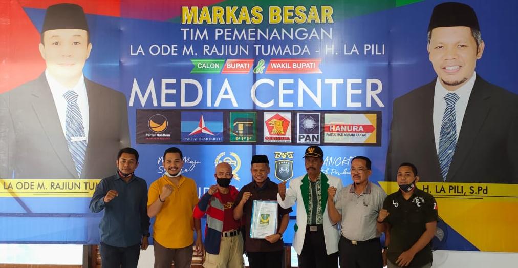 Balon Wabup, La Pili dan LO RAPI bersama pengurus Parpol non seat. Foto: Ist.