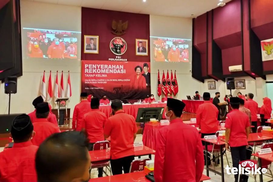 Pengumuman nama Cakada di Jatim. Foto: Try Wahyudi Ari Setyawan/Telisik