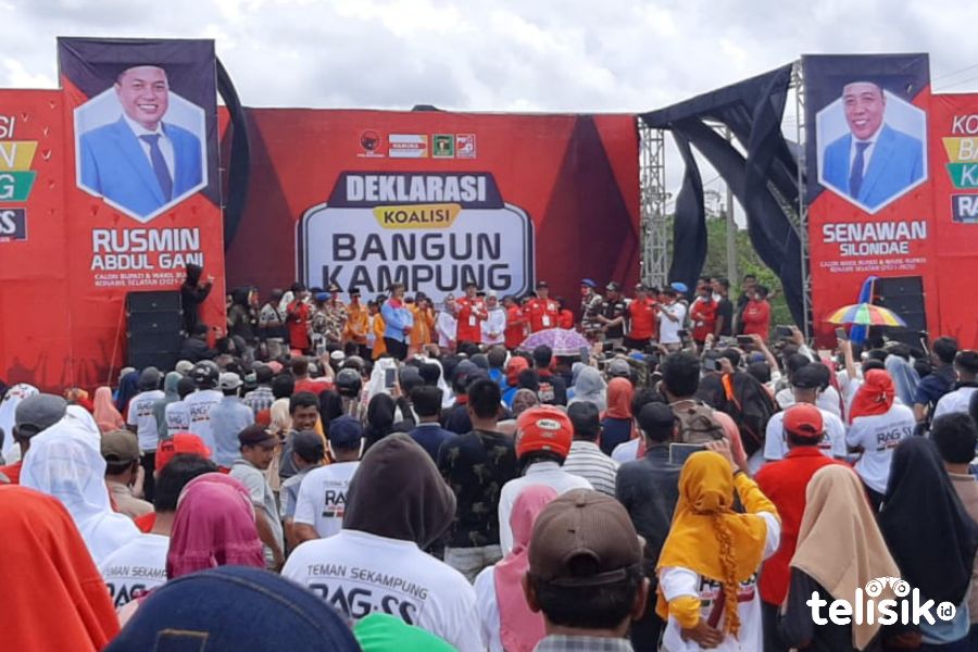 Suasana deklarasi pasangan RAG-SS di Konsel. Foto: Hamka Dwi Sultra/Telisik