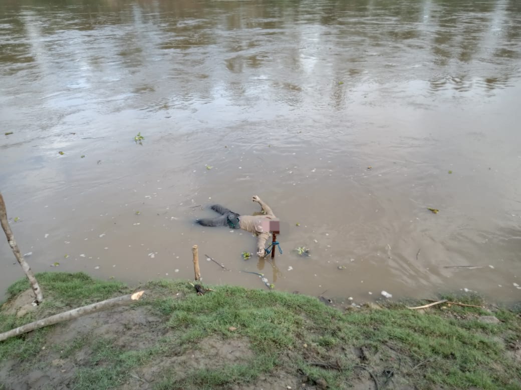 Mayat pria yang ditemukan mengapung di Sungai Konaweeha. Foto: Ist.