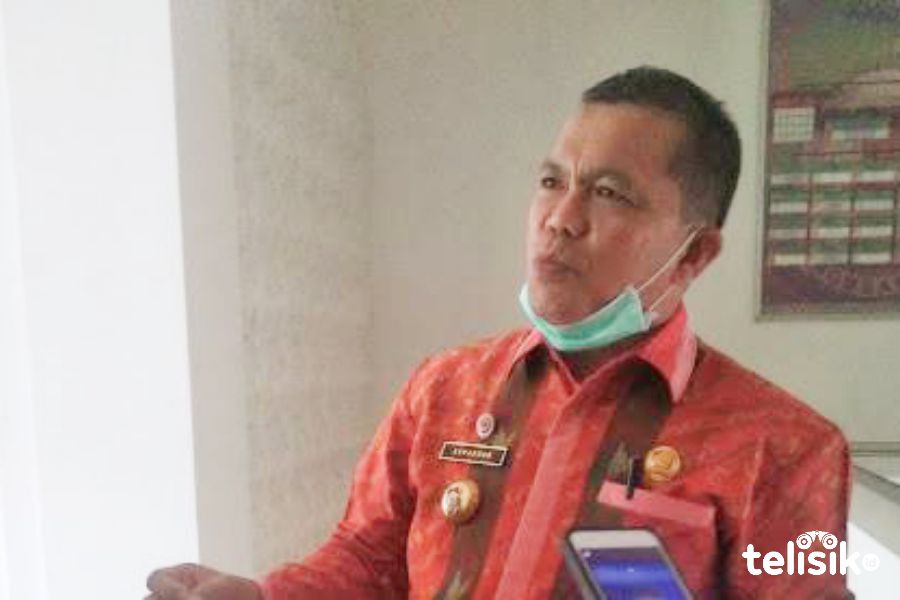 Dokter Sunandar, Kepala Dinas Kesehatan Kabupaten Bombana. Foto: Hir/Telisik