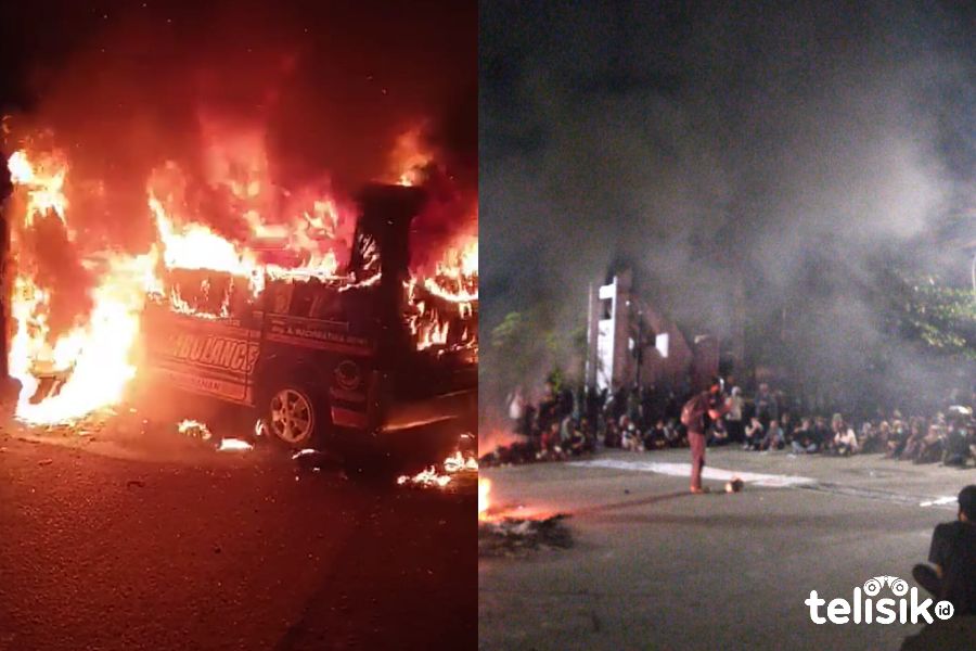 Mobil Partai NasDem dibakar. Foto: Rezki Mas'ud/Telisik