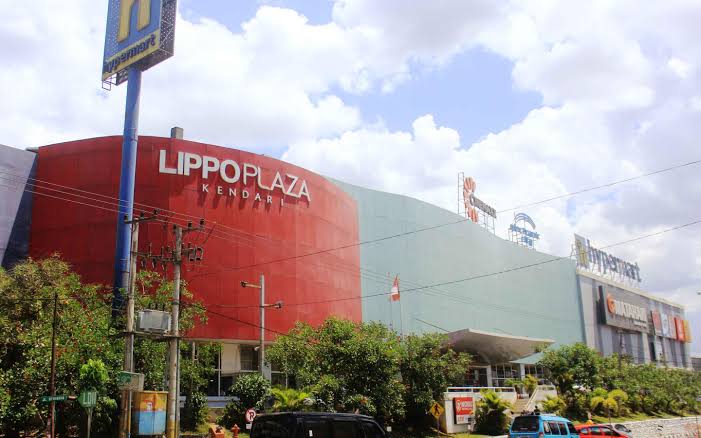 Lippo Plaza Kendari hari ini tutup untuk mengantisipasi dampak dari aksi demonstrasi penolakan UU Cipta Kerja. Foto: Ist.
