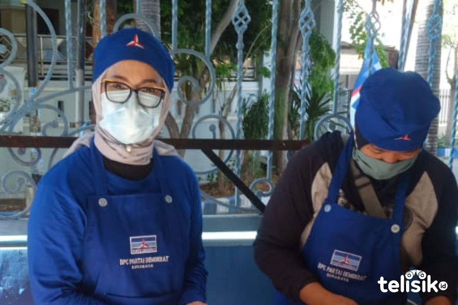 Ketua Demokrat Surabaya, Lucy Kurniasari saat berada di Kantor Demokrat Surabaya. Foto: Try Wahyudi Ari Setyawan/Telisik