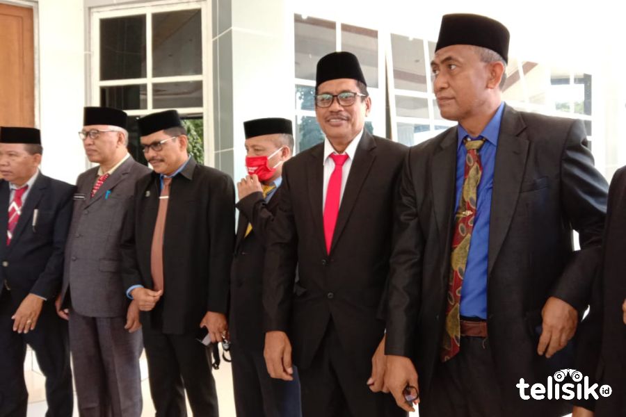 Kepala BKPSDM Muna, Sukarman Loka (kedua dari kanan).  Foto: Sunaryo/Telisik