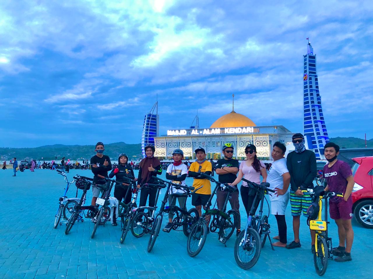 Gowes bareng Komunitas K-Folbi. Foto: Ist.