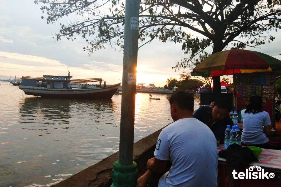 Panorama sunset di Kendari Beach. Foto: Fitrah Nugraha/Telisik