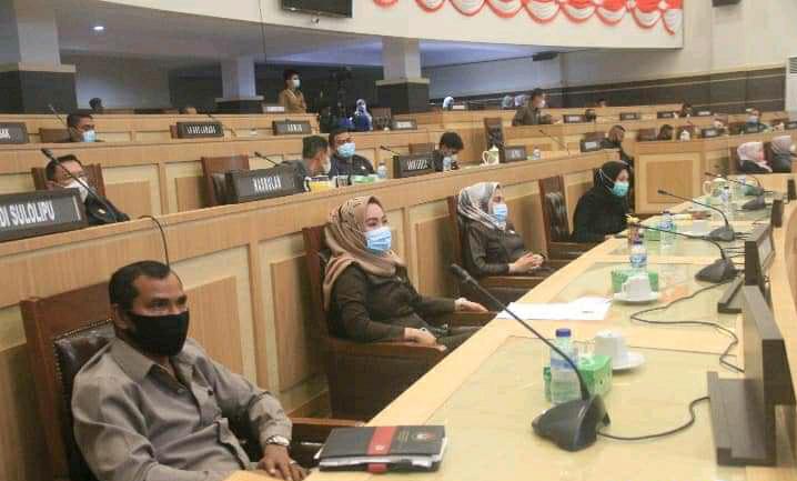Suasana Rapat Paripurna DPRD Kota Kendari. Foto: Ist.