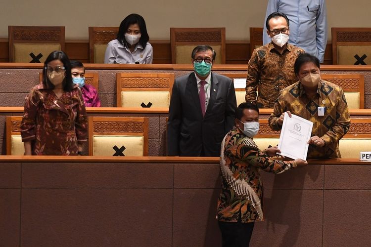 Akhirnya DPR Sahkan Omnibus Law Undang-Undang Cipta Kerja. Foto: Repro google.com