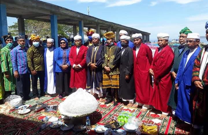 Prosesi ritual adat Tuturangiana Batupoaro. Foto: Ist