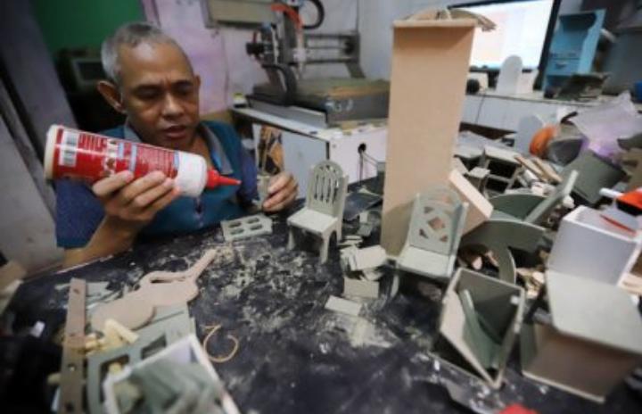 Pelaku UMKM akan mendapatkan bantuan dari pemerintah senilai Rp 2,4 juta. Foto: Repro Jawapos.com